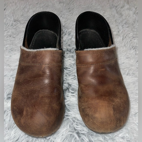 Sanita Professional Oil Size 40 or women’s 9 - Picture 2 of 10